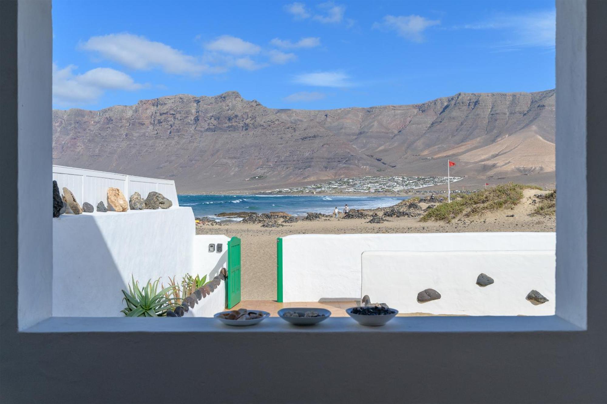 Famara Caracolillos, La Casa ภายนอก รูปภาพ
