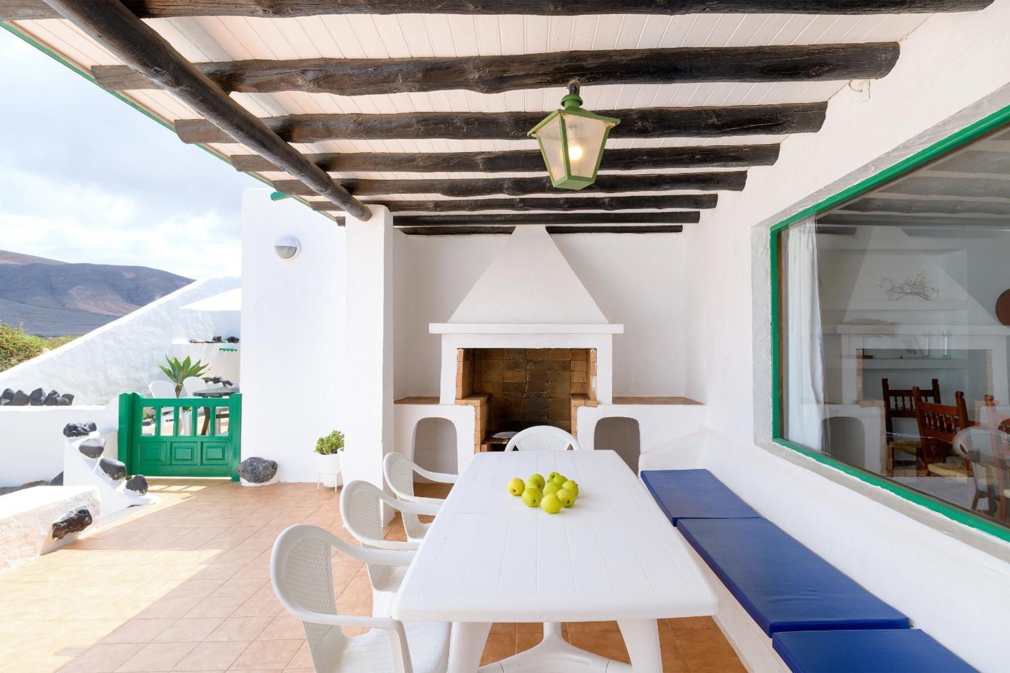 Famara Caracolillos, La Casa ภายนอก รูปภาพ