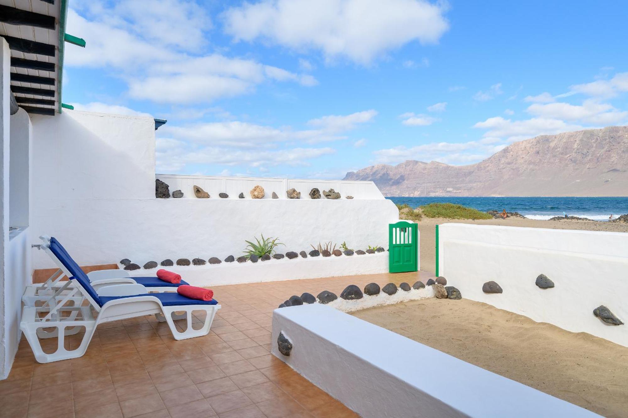Famara Caracolillos, La Casa ภายนอก รูปภาพ